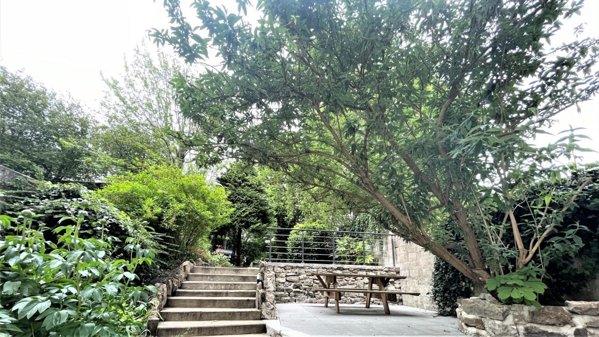 Appartamento Au Jardin De La Basilique Boulogne-sur-Mer Esterno foto